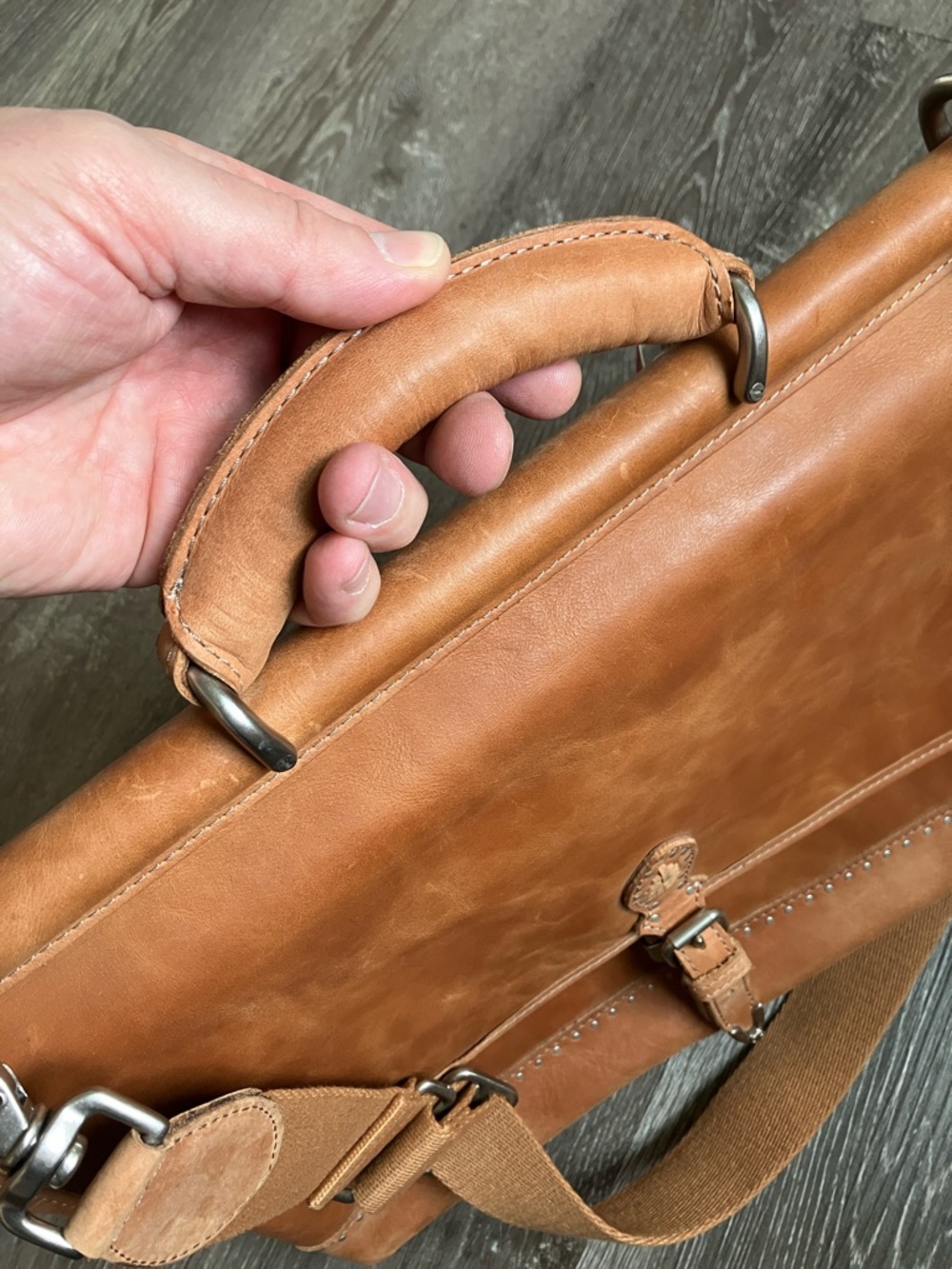 El Portal vintage Classic Tan Leather Messenger Bag - Picture 5 of 17